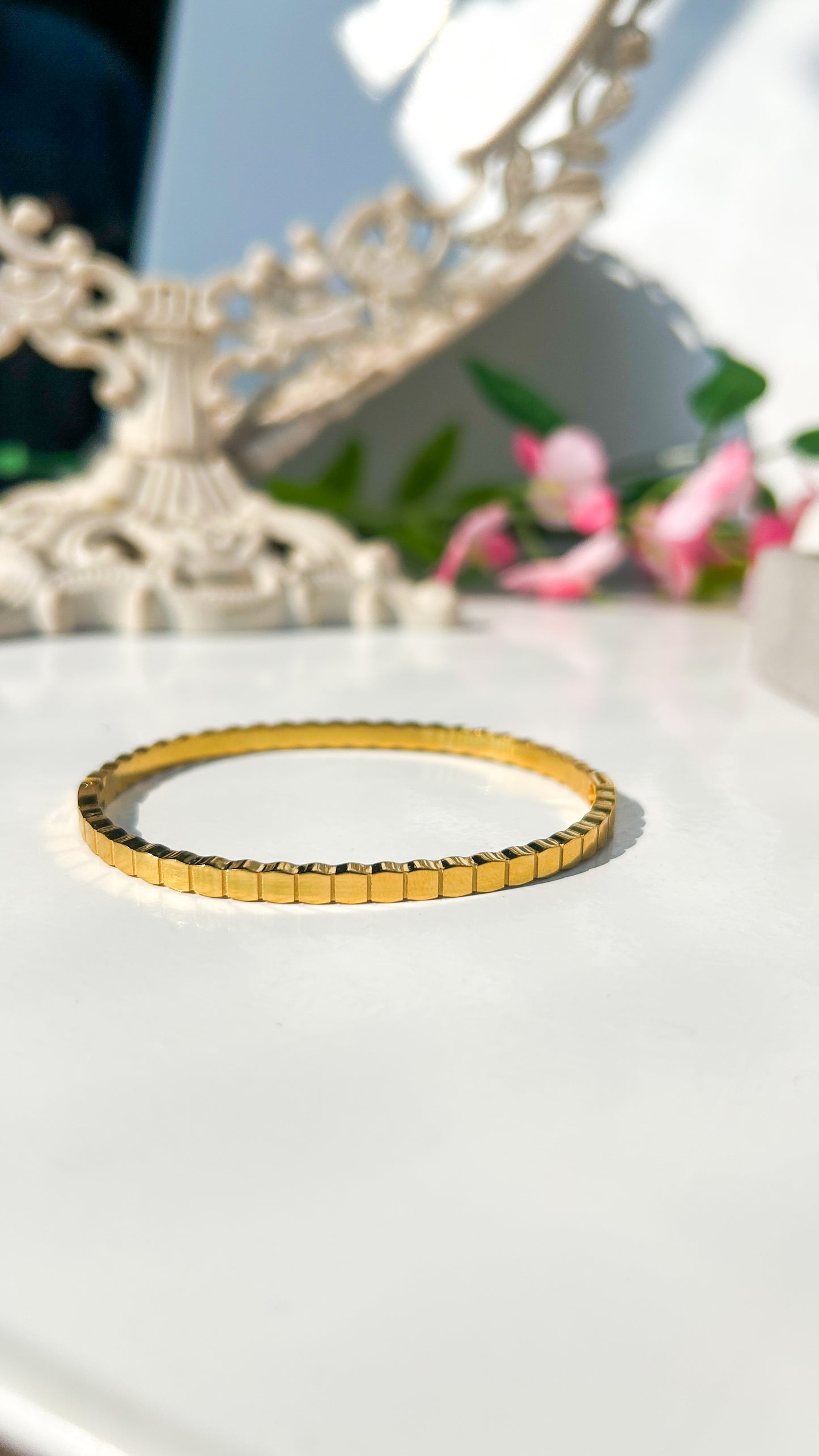 Honeycomb pattern bracelet