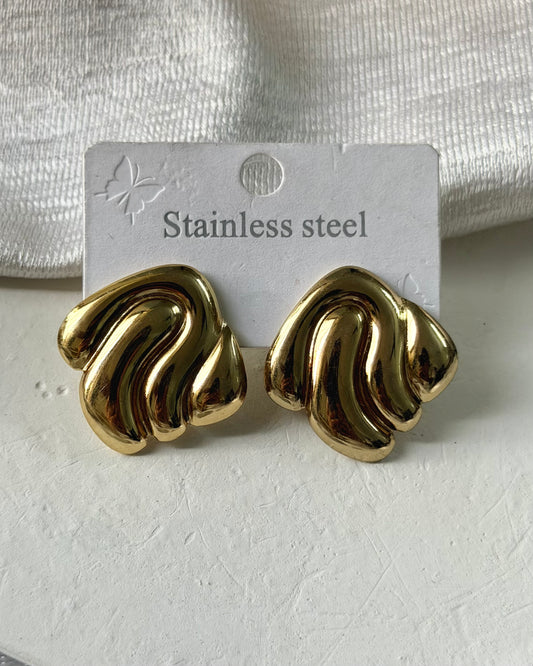Statement  earrings ￼