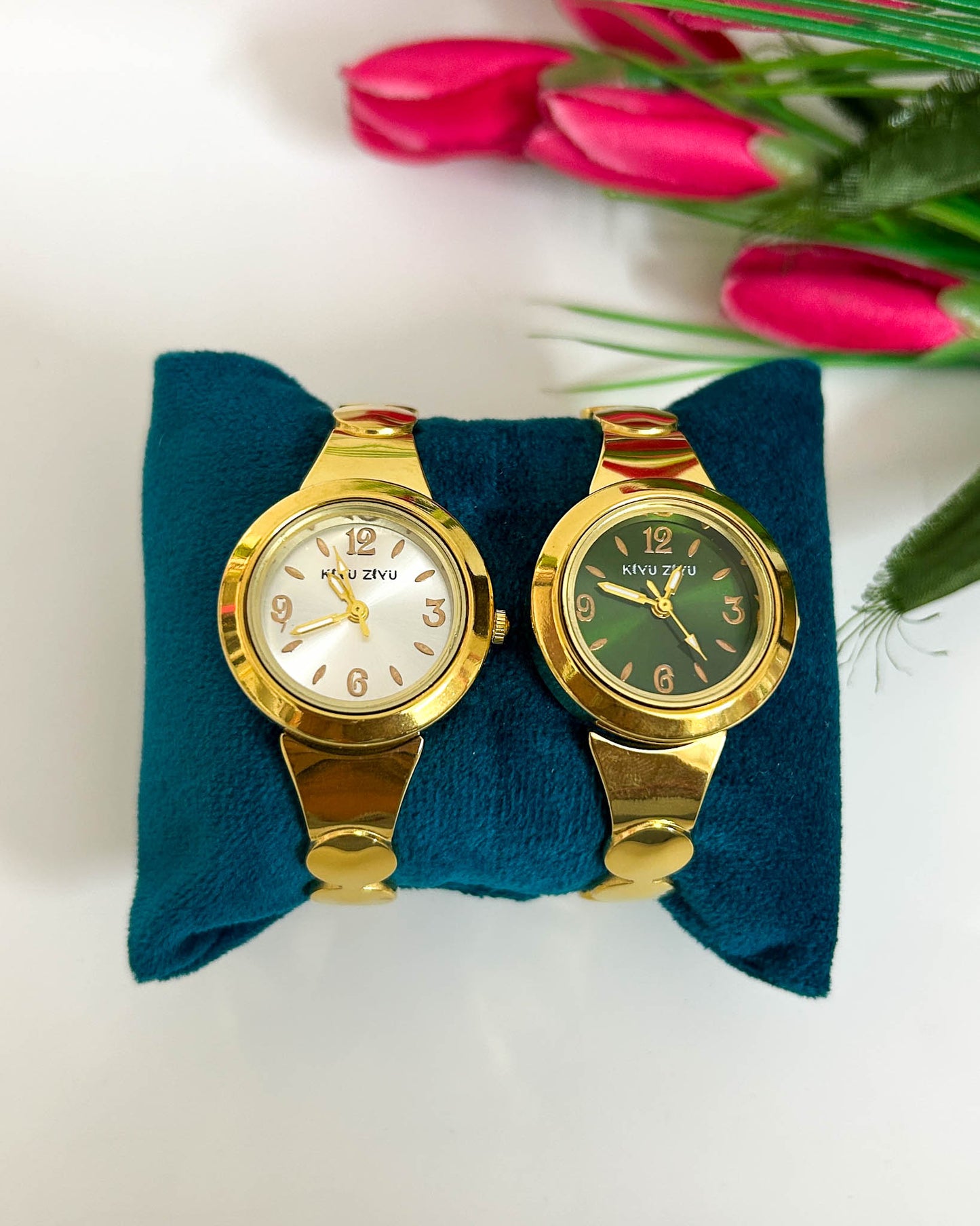 Round pattern thin wrist baby size watch