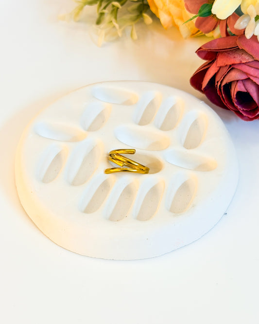 Cross V Adjustable ring