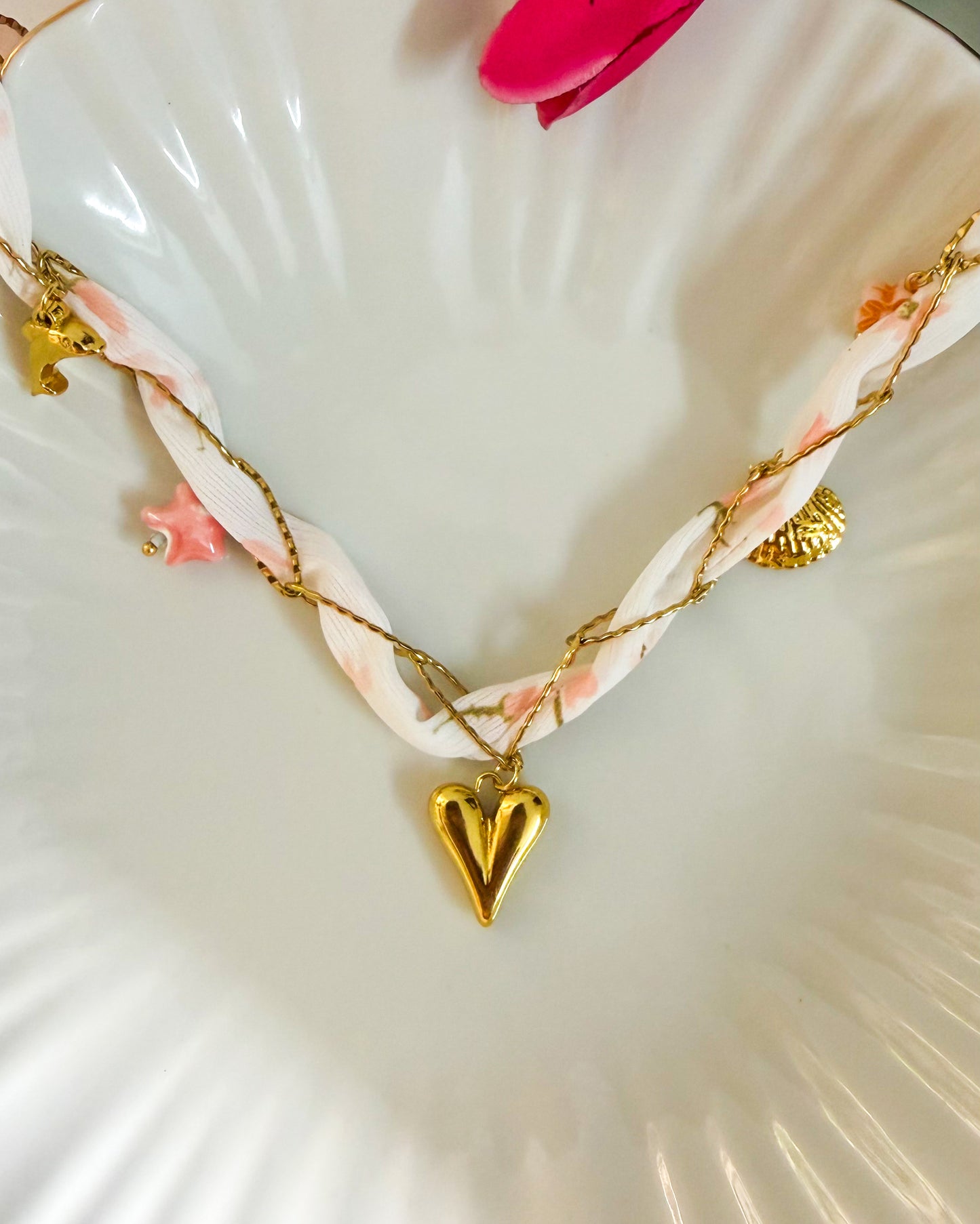 Ribbon double layered heart shell charm necklace