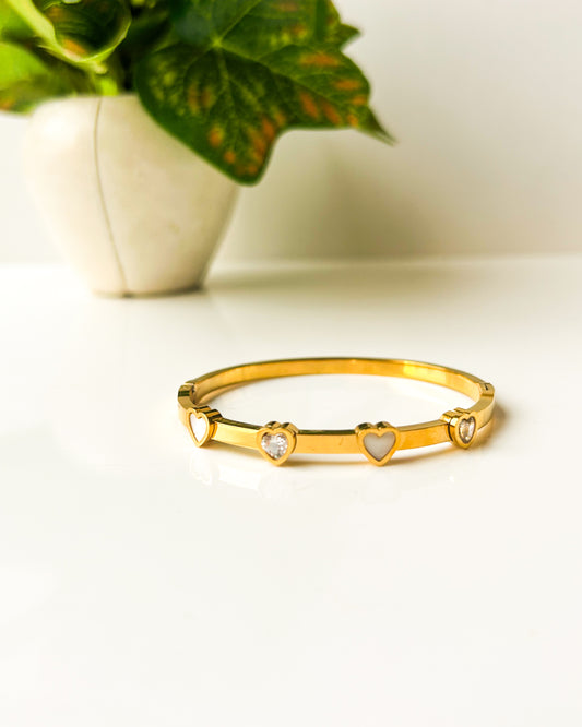 Hearty thin wrist / baby size bracelet