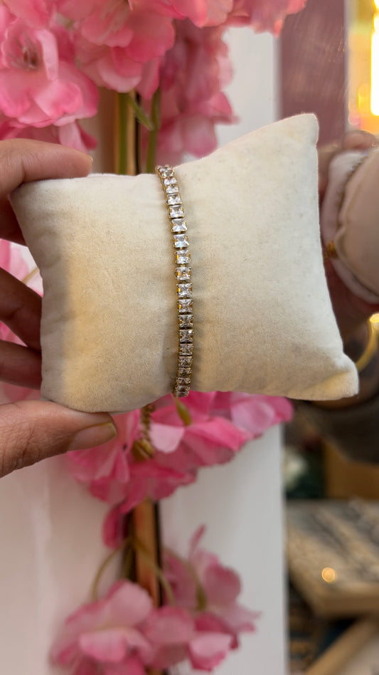 Adjustable tennis Bracelet square stone