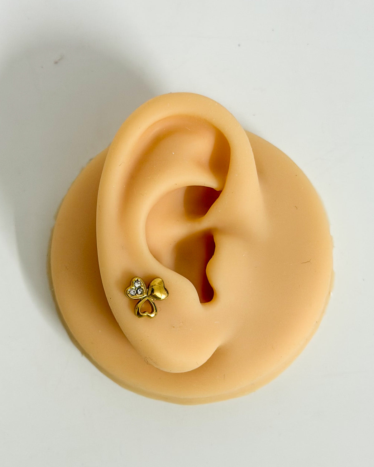 Three petal clover ballback studs (Ss)