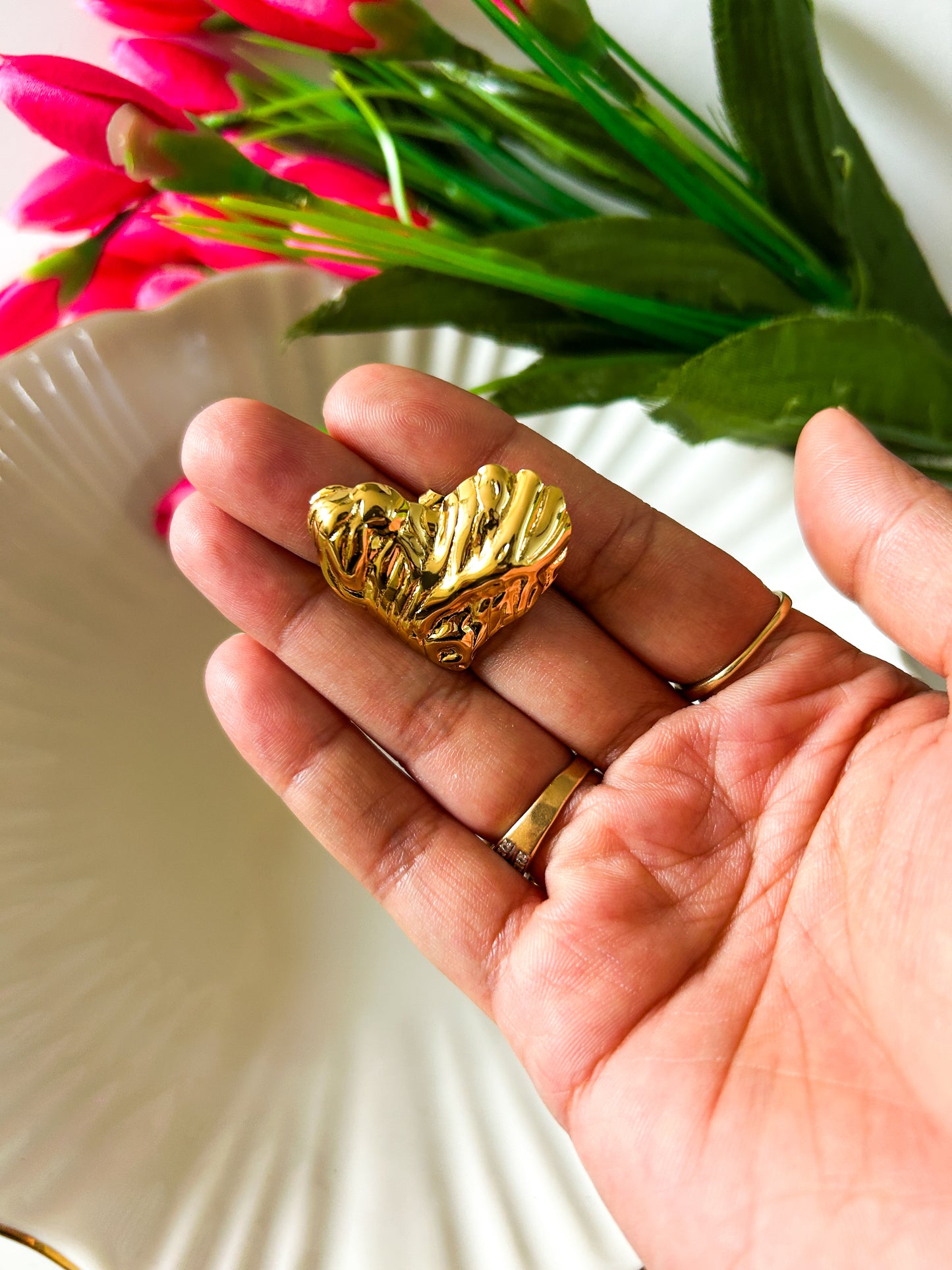 Crushed heart studs