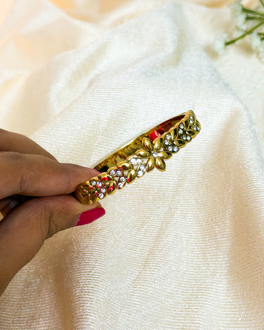 Flora luxe thin wrist bracelet