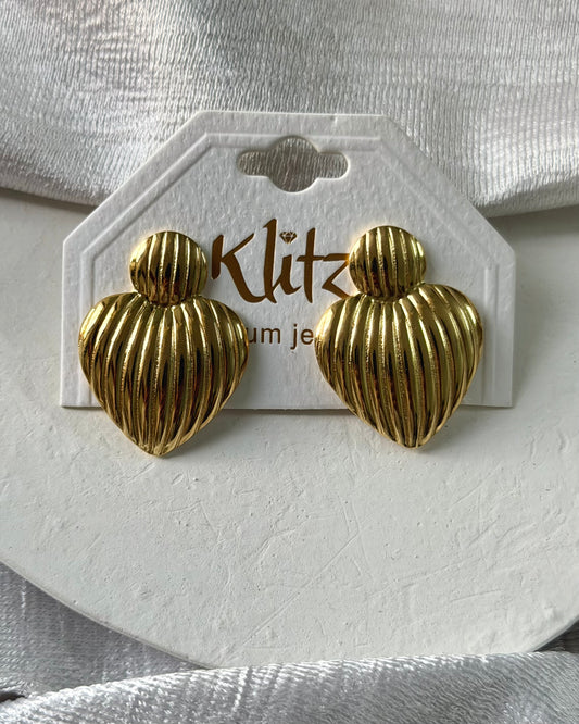 Statement earrings ￼