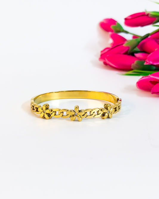 Daisy flower bracelet