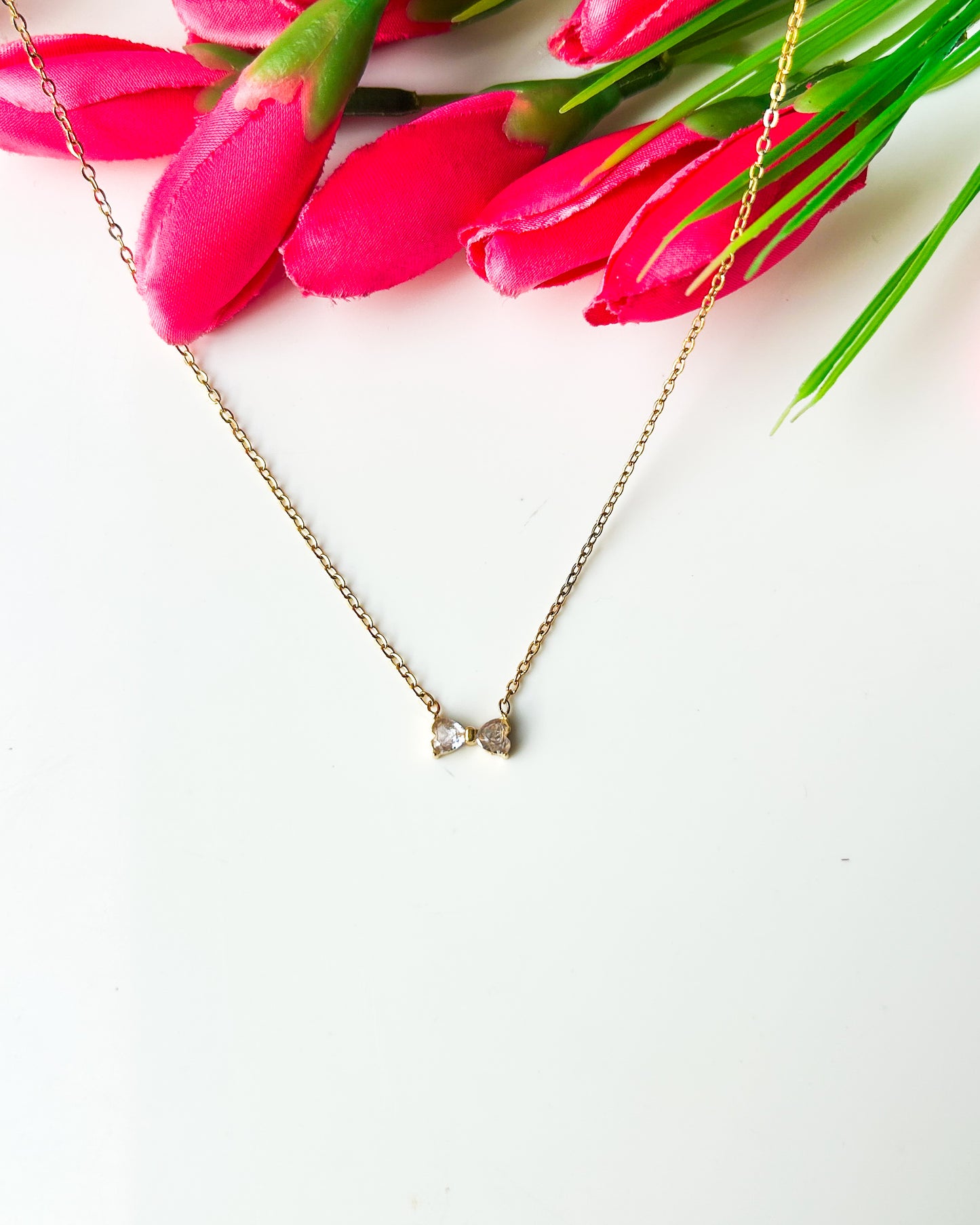Dainty bow Necklace
