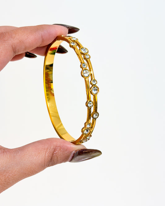 Bubbly stone bracelet