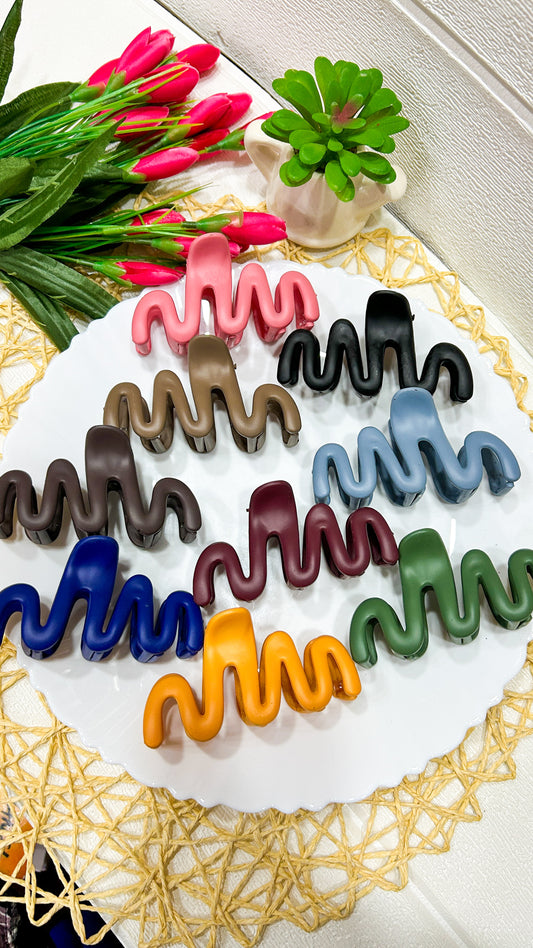 Large zig zag claw clip( random colour)