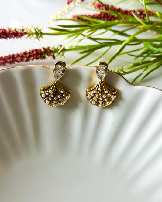 Statement pearl earrings