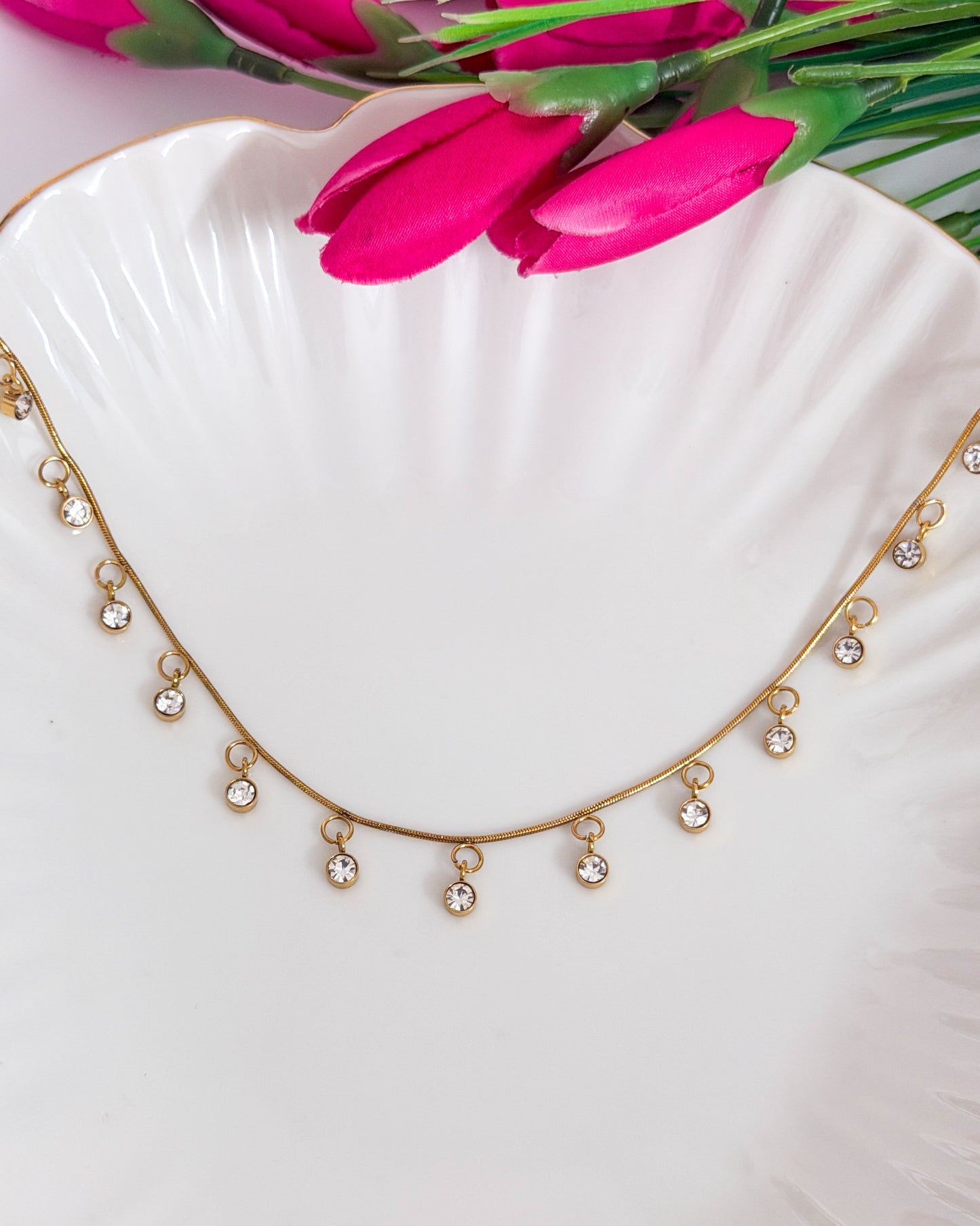 Round stone charm necklace
