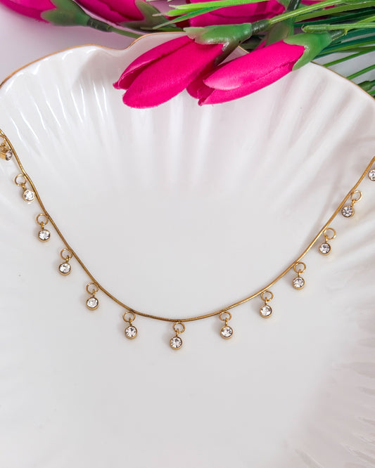 Round stone charm necklace