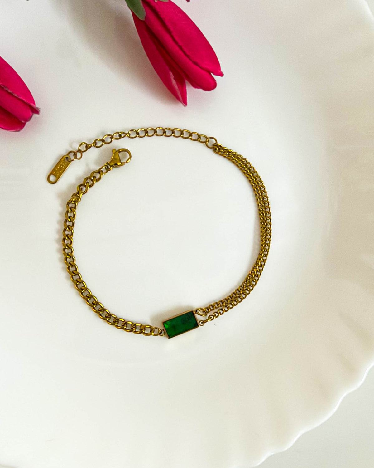 Green stone chain bracelet
