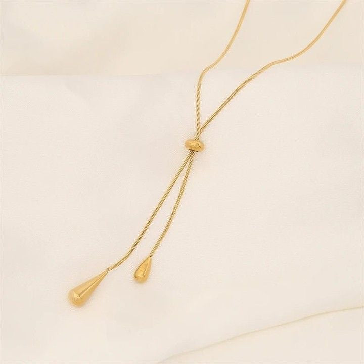 Adjustable drop necklace