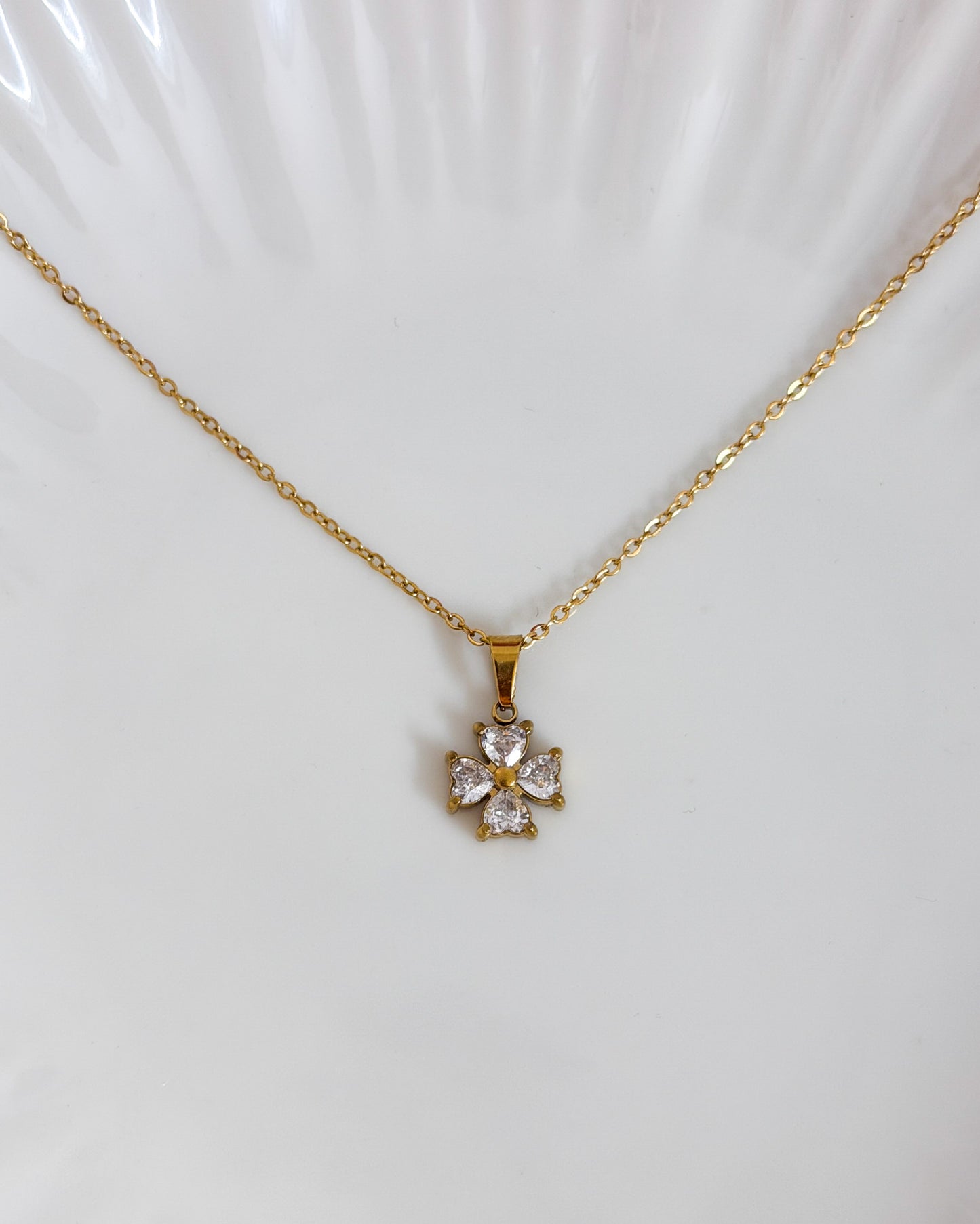 Heart stone  floral necklace