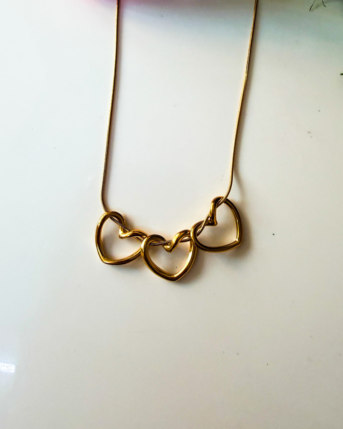 Three loop heart necklace
