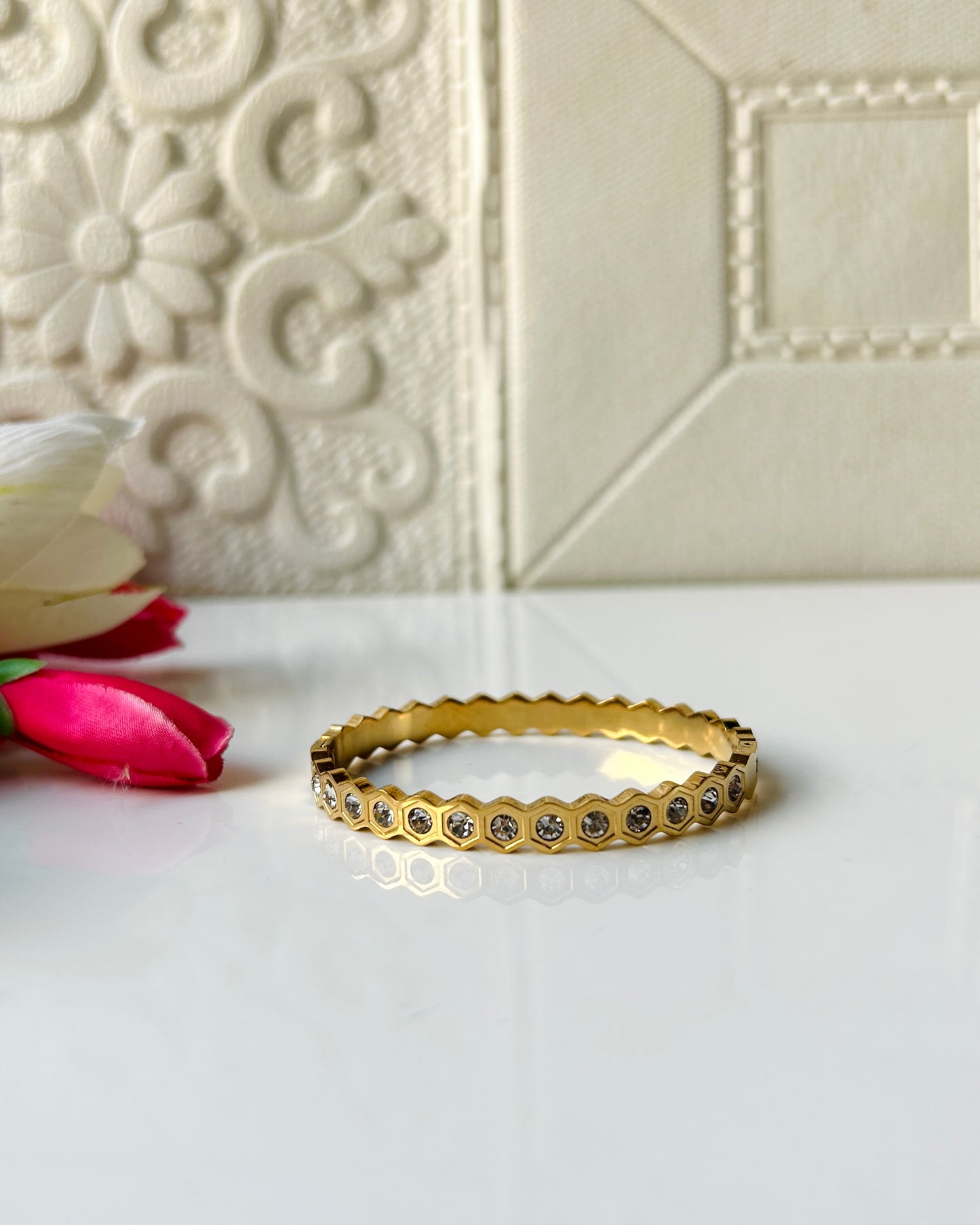 Studded honeycomb thin wrist bracelet