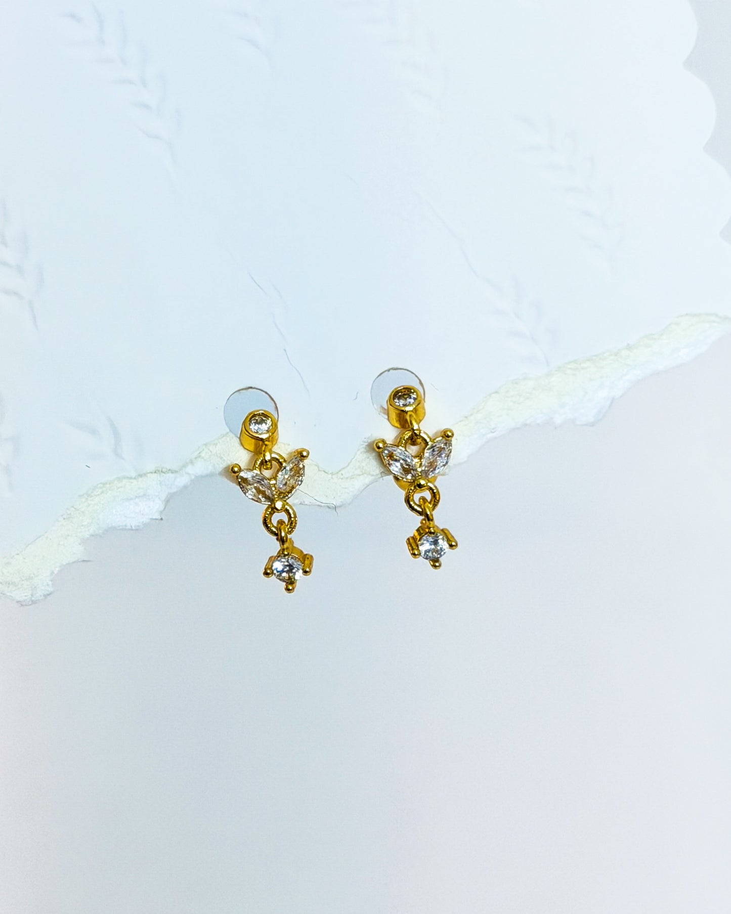 Aura hanging ball back studs