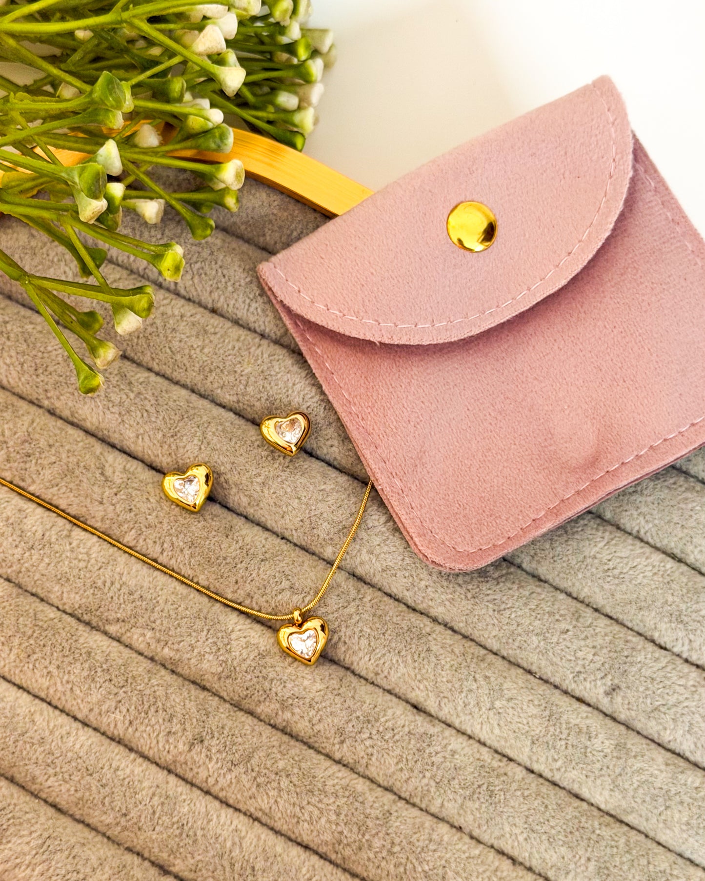 White stone heart necklace combo with pouch