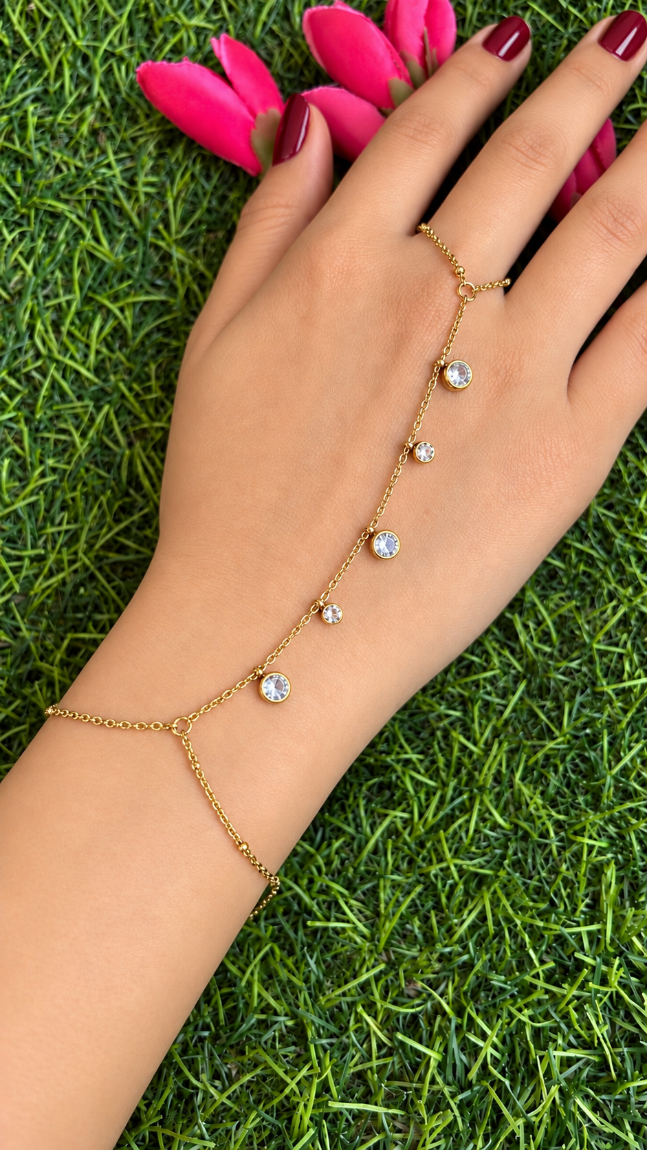 Minimal round stone hand chain
