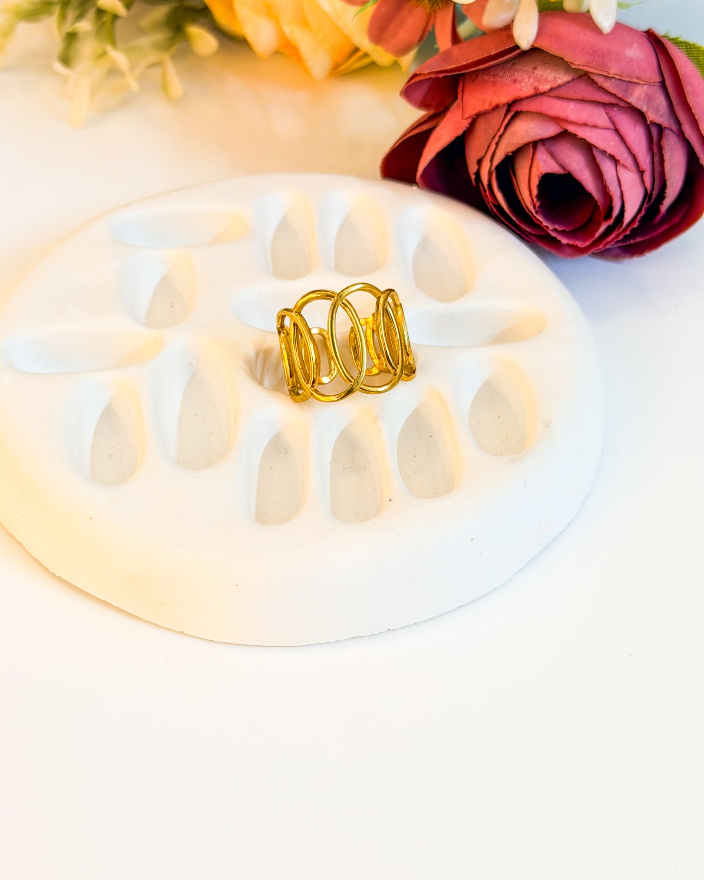 Loop hoop Adjustable ring