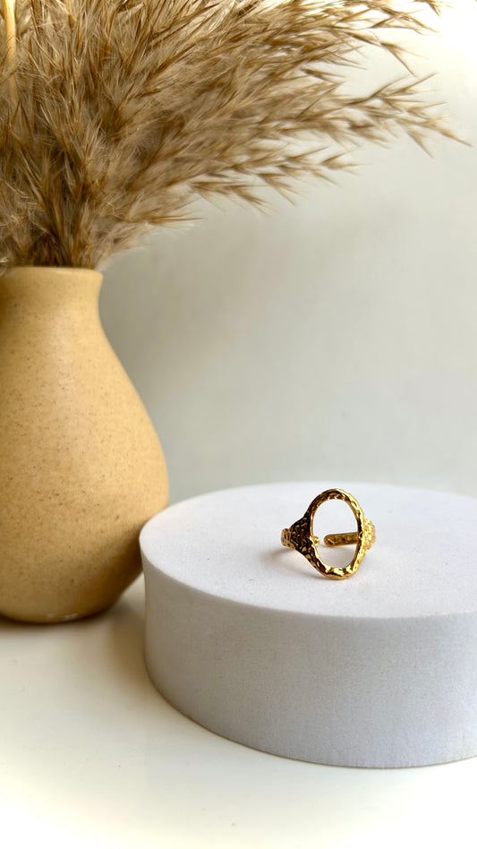Hollow oval adjustable ring