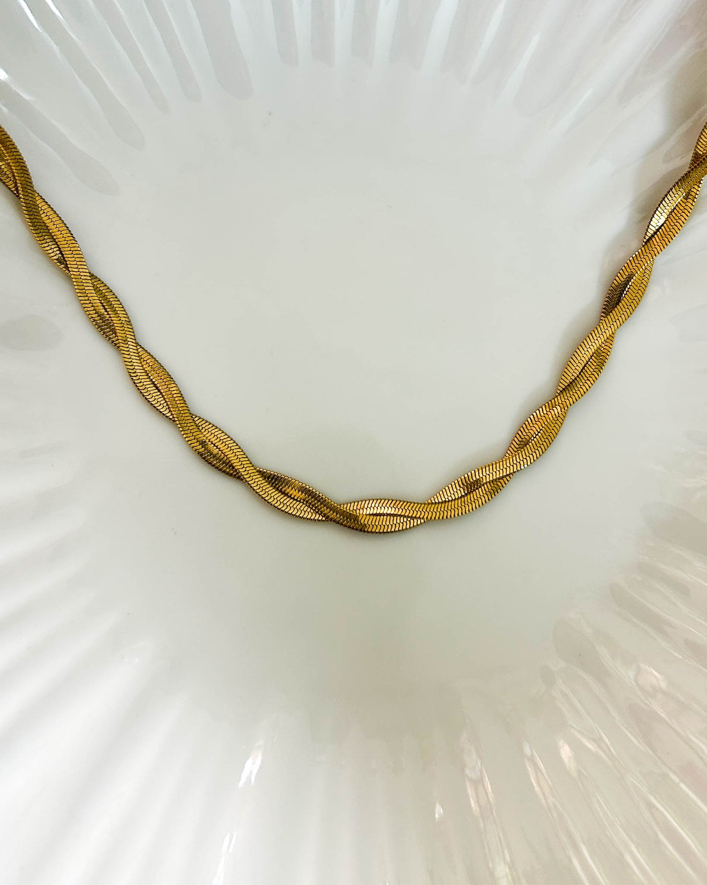 Twisted snake chain necklace