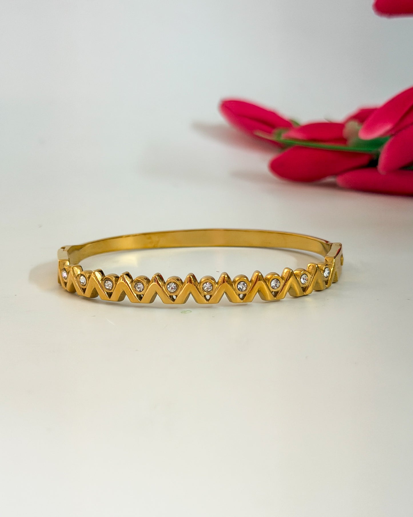 Crown spark bracelet