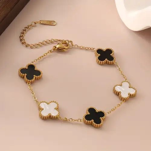 Clover bracelet black and white