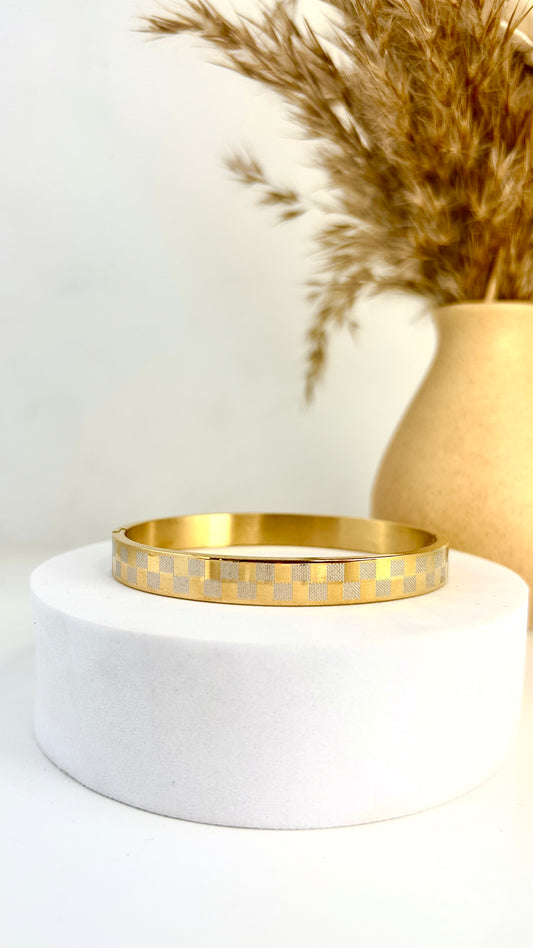 Dual tone patterned men bracelet
