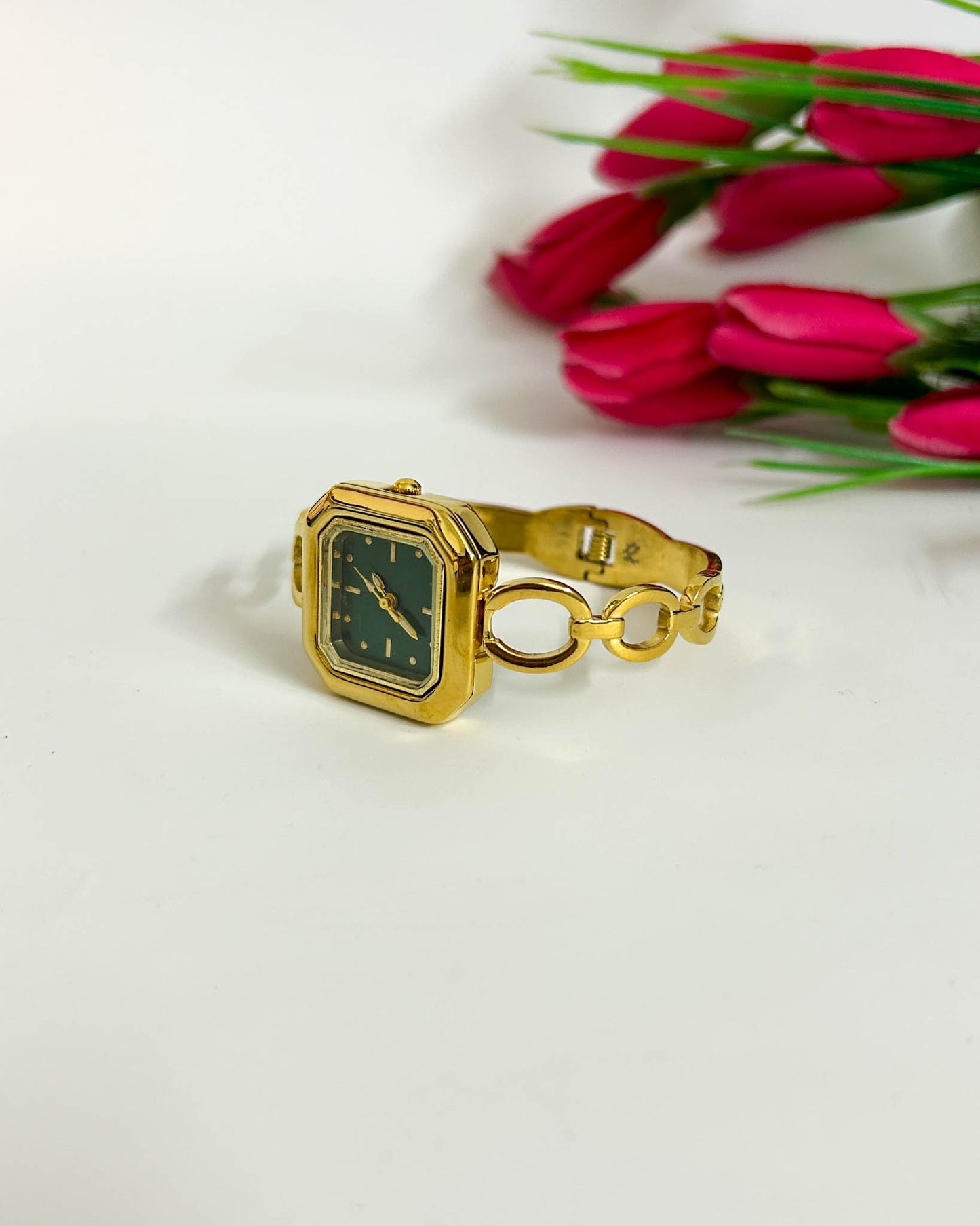 Link pattern thin wrist baby size watch