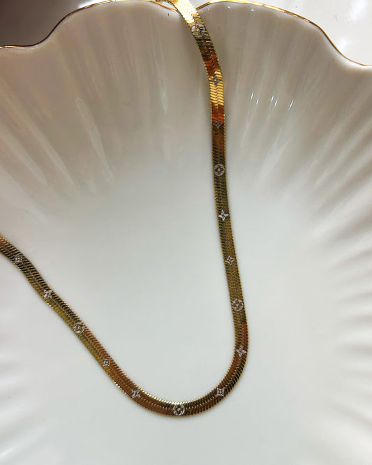 Brand detailed snake chain