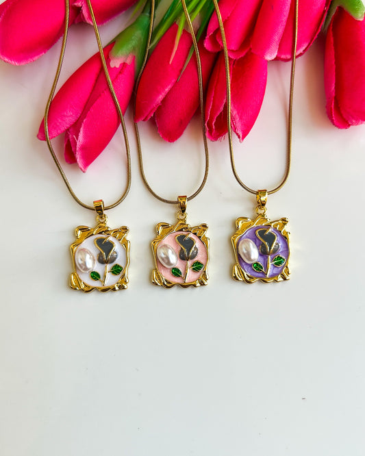 Vintage frame floral necklace