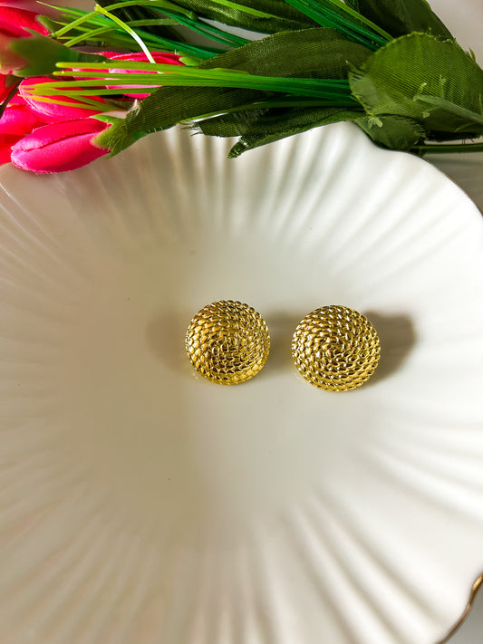 Designer round studs