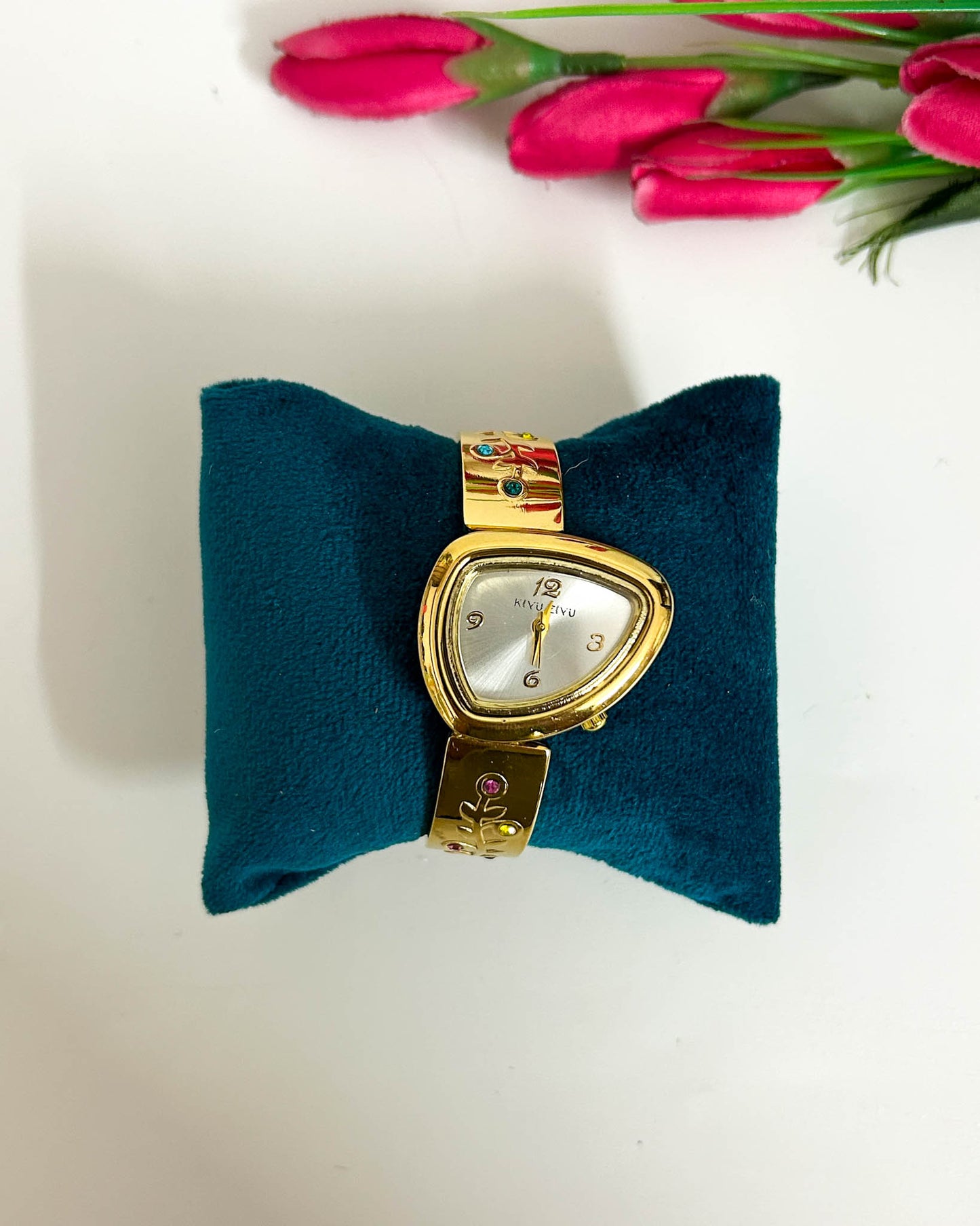 The floral thin wrist baby size watch
