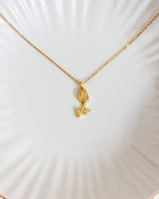 Pearly tulip necklace