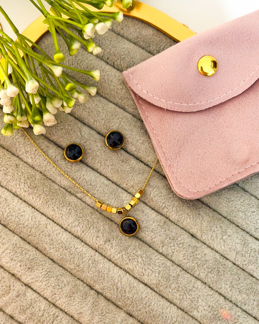 Round black stone necklace combo with pouch