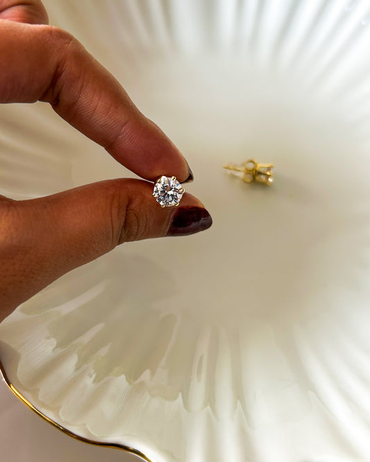 Solitaire studs