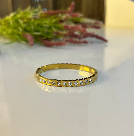 Studded designer thin wrist bracelet