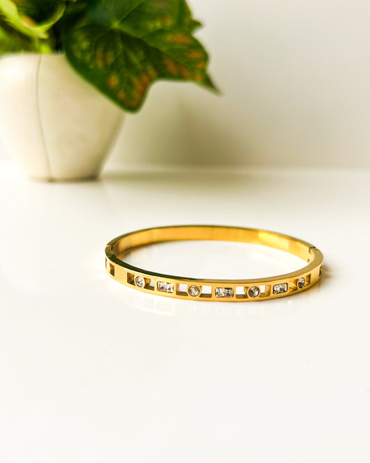 Cutout stone thin wrist bracelet