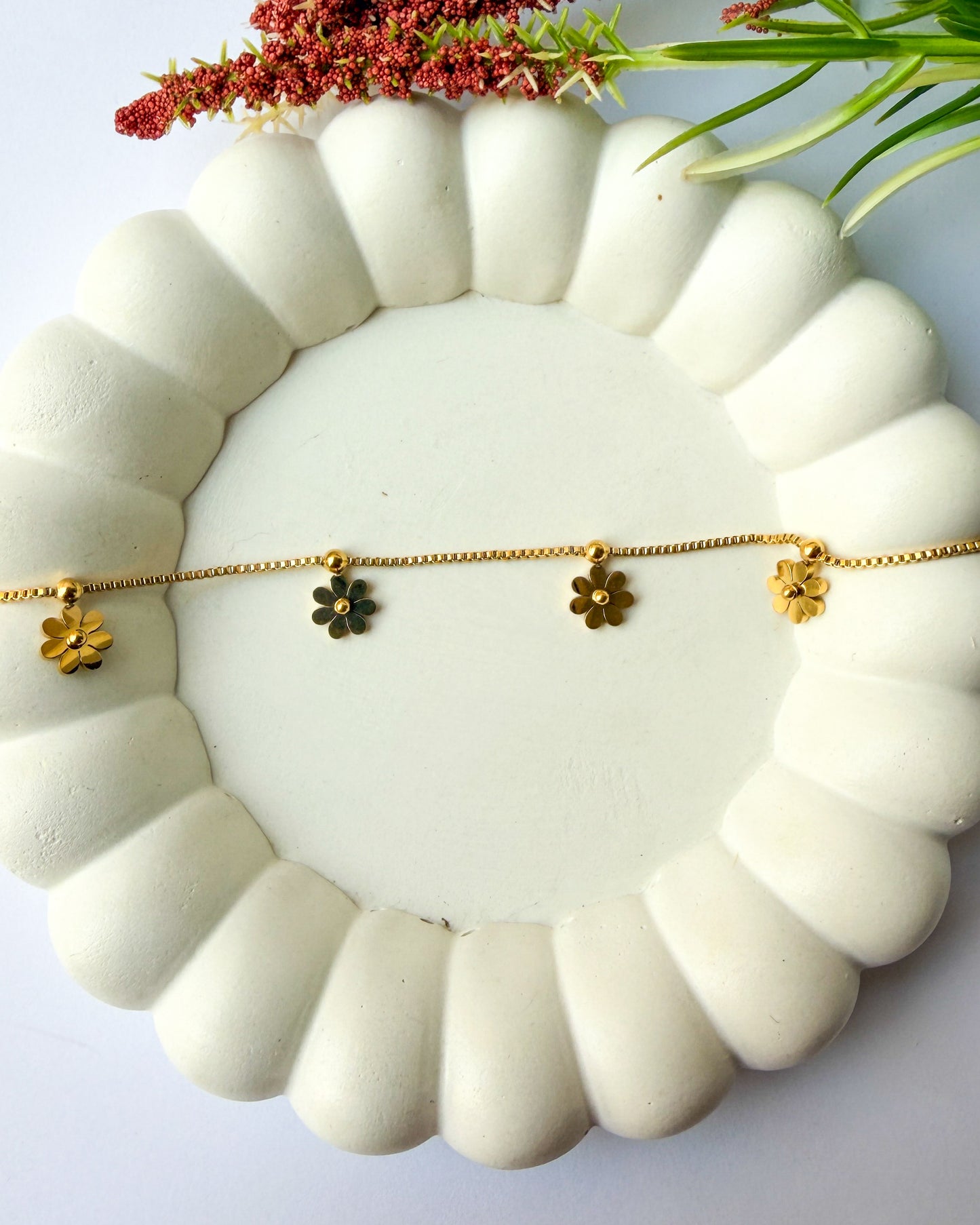 Floral hanging bracelet