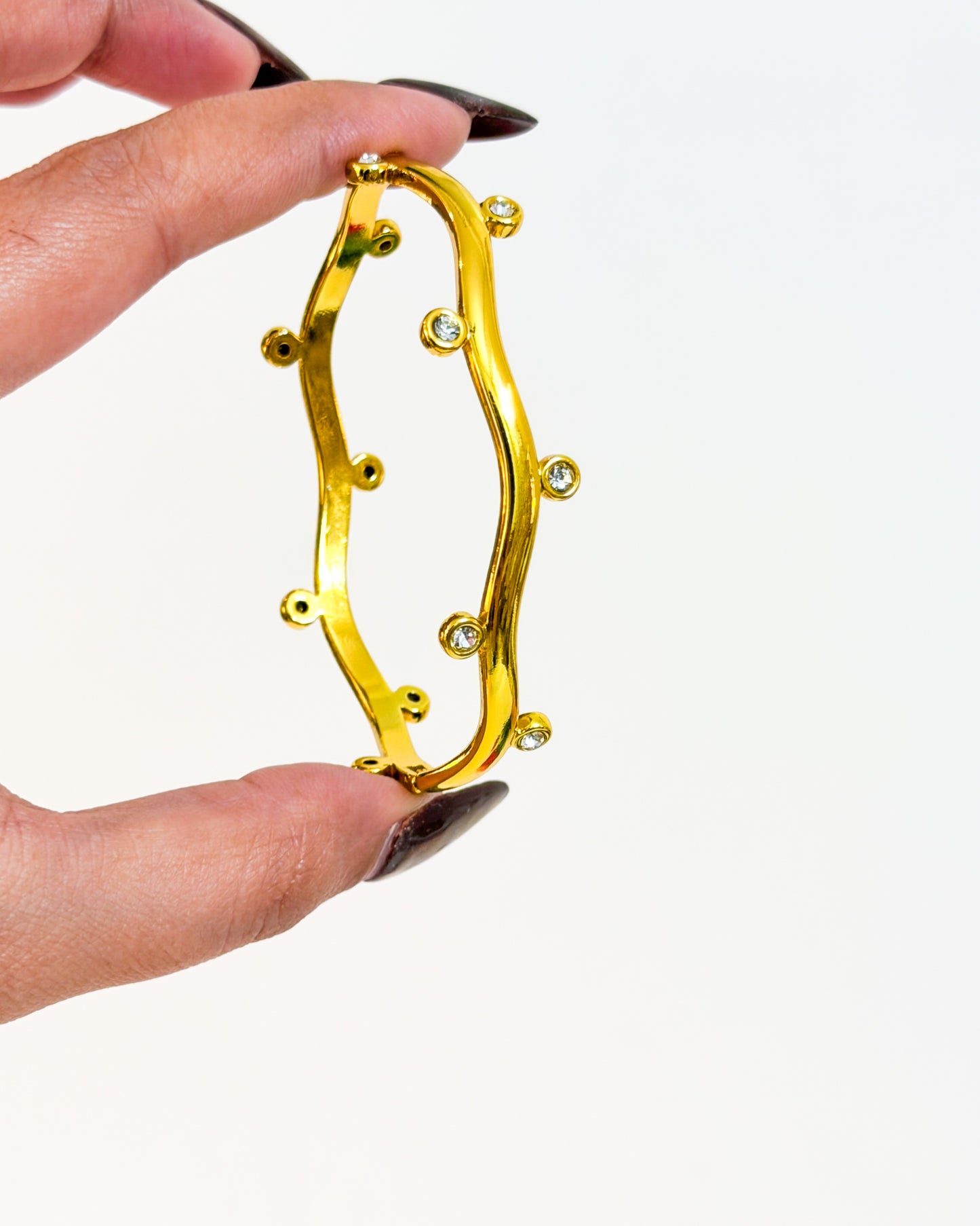 Wavy studded bracelet