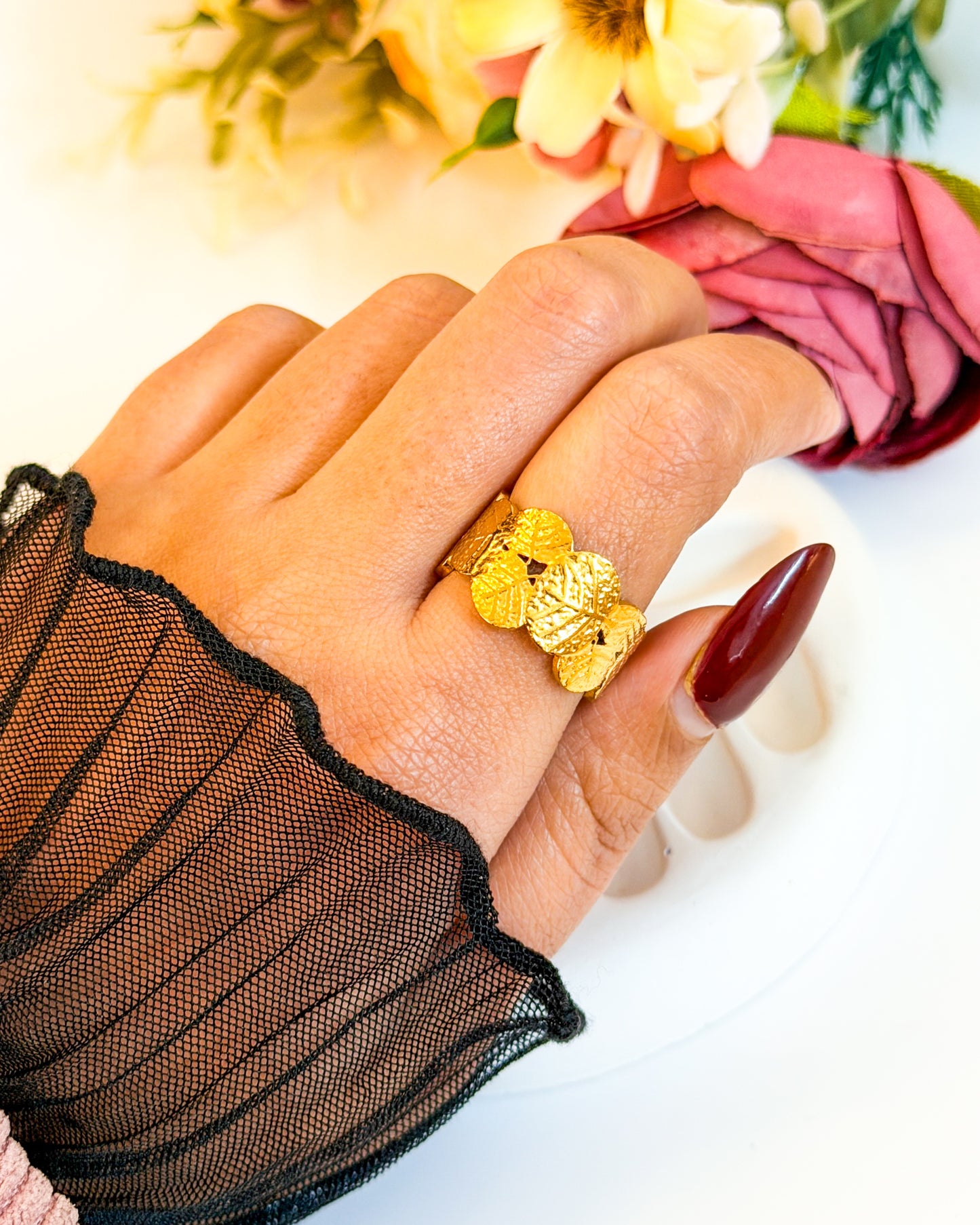 Leafy patch Adjustable ring