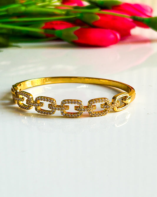 Studded link bracelet