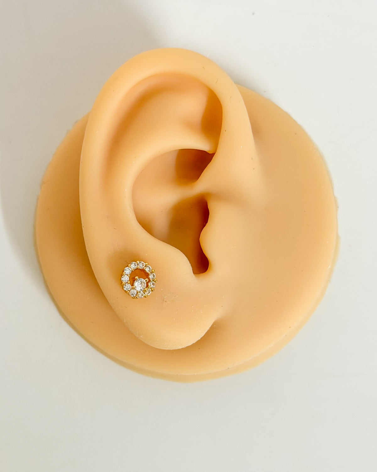 Stud in a circle ball back studs