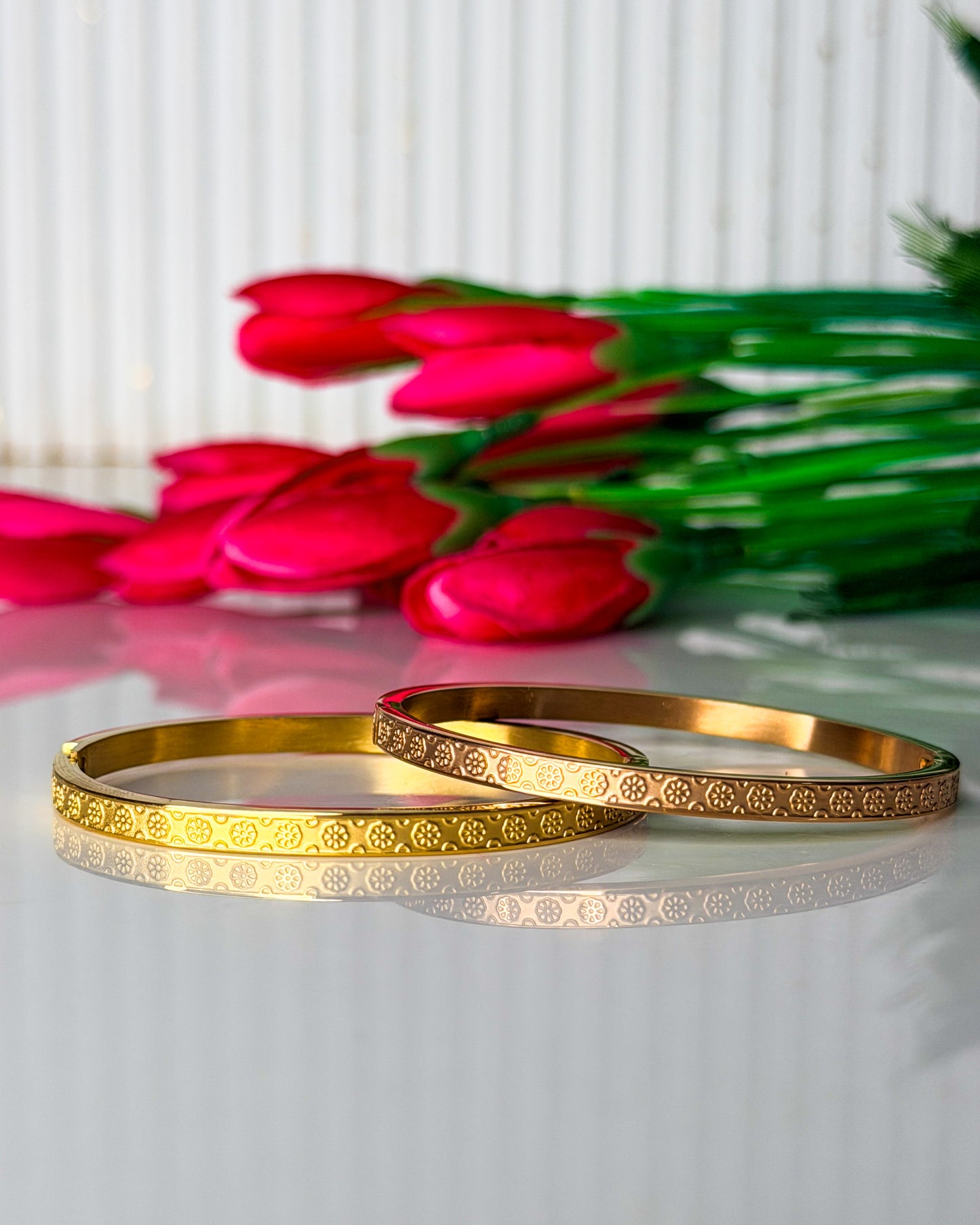 Flower thin wrist/ baby size bracelet