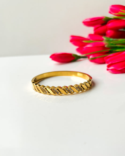 Neila thin wrist bracelet