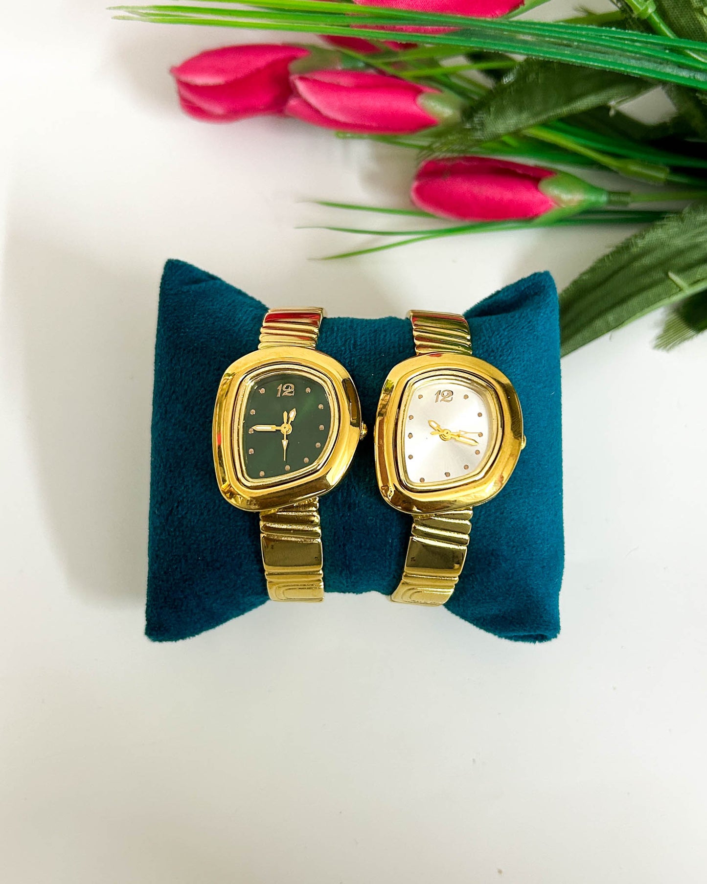 Classic wavy thin wrist baby size watch